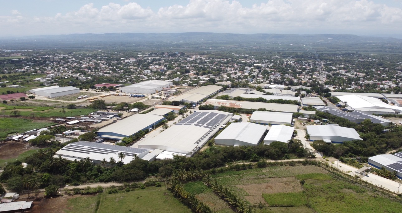 Wide aerial view of the Parque Industrial Zona Franca Navarrete campus